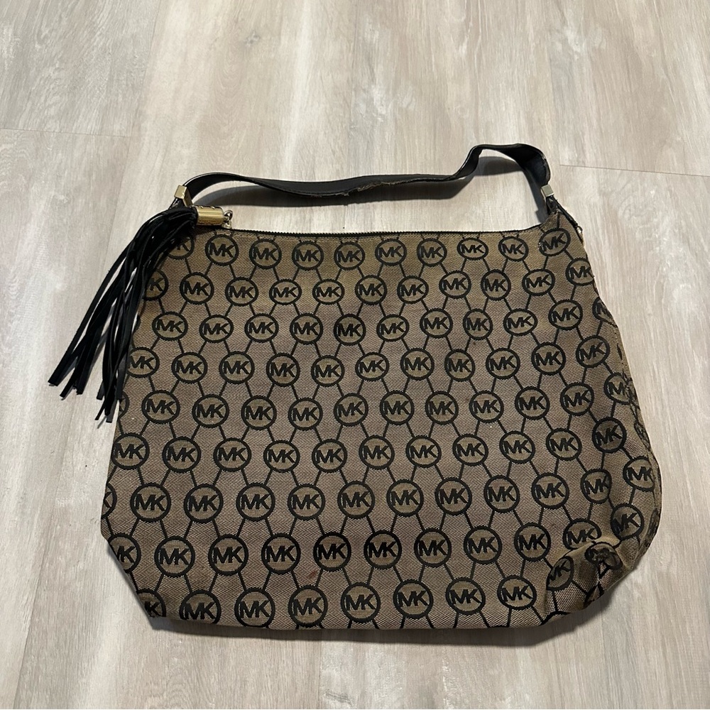 Michael Kors Tote Shoulder Bag Purse with tassel